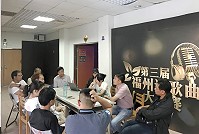 原訂25日晚間登場的福州語歌唱大賽總決賽,因部分福州選手無法如期趕抵馬祖,經主辦單位邀集相關單位研議,決定將25日晚間少兒組賽事,延後至27日晚間7時舉辦,成人組賽事則維持26日晚間7時舉行。(圖:連江縣政府文化處)