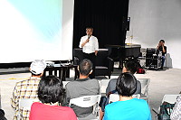 　夢想成真講座第3場昨天邀請到旅台音樂製作人謝青峰主講「斜槓樂手人生」，暢談他呈現出以音樂為核心，所發展出來的豐富人生。（圖／文：曹重偉）