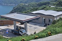 　東引加油站辦公室、油亭整建工程竣工，整體景觀煥然一新。（圖／文：陳其敏）