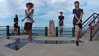　一直跳下去。（圖：林金樟／文：陳鵬雄）