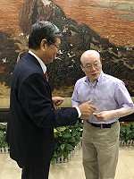 金馬澎離島聯盟北京參訪團拜會大陸國台辦,中華馬祖鄉親協會理事長林金官與大陸國台辦主任劉結一會面。(圖:中華馬祖鄉親協會)