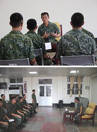 (上圖)指揮官主持到部新兵精神講話。(下圖)指揮官逐一詢問到部新兵適應狀況。(圖/文:江耿逸)