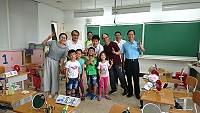 縣府秘書長張龍德一行自8月27日至9月6日進行四鄉五島8所學校關懷送暖之旅。(圖:教育處)