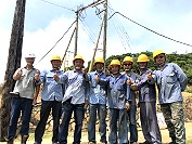 　停電將近1個月後，大坵島電力在18日下午恢復供電，台電與外包商泰利達公司團隊達成艱鉅任務。（圖／文：陳鵬雄）