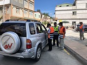 　監理單位會同警察所在北竿實施道路攔檢逾期車輛並加強安全宣導。（圖／文：陳鵬雄）