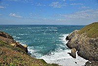 　長浪洶洶。（圖與文：陳其敏）