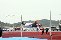 　福澳運動場上進行跳高賽事，可惜今年無人破紀錄。（圖／文：馮紹夫）