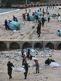軍民聯手19日在復興村沙灘進行秋季擴大淨灘活動,齊力維護美麗環境。(圖/文:吳嘉榮)