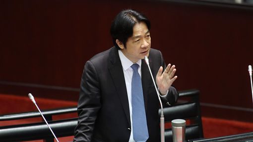 ▲賴清德19日下午繼續赴立院備詢透露,最近以馬祖老酒贈外賓。(圖/中央社)