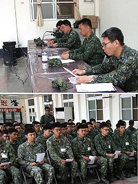 上圖:副指揮官針對官兵的問題進行解答。下圖:官兵針對役期中所遇到的問題進行提問。(圖/文:張炘獻)