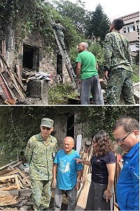 　馬防部政戰副主任謝子偉，在鄉長謝春欗及莒光守備大隊副隊長柯明輝的陪同下關懷地區獨居長者，展現軍民一家的精神。（圖／文：宋幸儒）