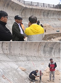 津沙海堤因施工不慎造成沉陷位移,工務處長陳忠義昨日前往了解,並要求廠商進行補救。(圖/文:馮紹夫)