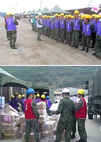(上圖)作業開始前下達安全規定及完成人員編組。(下圖)官兵協助清點及搬運補給品。(圖/文:周翊莆)