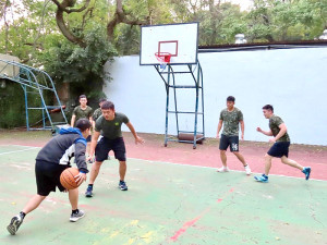 社員們踴躍參加競賽,展現熱血氣概,現場氣氛活絡!(圖/文:李玟芯)