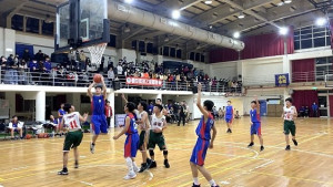 馬祖首辦110學年度國中籃球乙級聯賽,第一場東引68比39大勝中正取得首勝。(圖/文:馮紹夫)