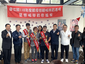 　衛福局11日舉辦110年度績優照服員表揚＋歷屆照服學員回娘家活動，各島照服員相見歡，會中表揚績優照服員。（圖／文：馮紹夫）