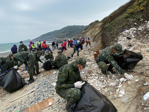 軍民一家共同維護海洋環境。(圖/文:陳冠雯)