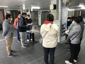 　南竿鄉公所13日辦理介壽獅子市場空攤位公開抽籤選位作業，確保攤位分配公平合理。（圖／文：吳嘉榮）