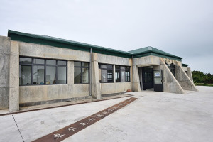 東引直升機航站完成整建後,將有效阻隔雨水、冷風的侵擾,提升候機空間的舒適度與運作效率。(圖/文:陳其敏)