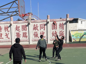 官兵於訓練之餘,培養運動習慣,調劑身心。(圖/文:何蕙圳)