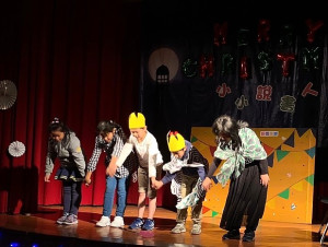 東莒國小與附幼兒園提前歡慶耶誕節,度過溫馨又歡樂的平安夜。(圖/文:蔡夢玲)