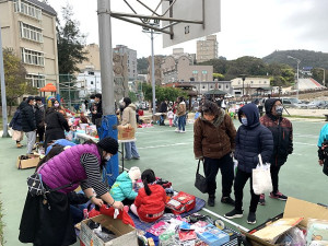 　馬祖首場民辦聖誕市集25日下午清水公園舉行。（圖／文：馮紹夫）