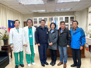 衛福局長陳美金、東引鄉長林德建拜會國軍桃園總醫院院長林致穎,爭取改善東引醫療支援計畫。(圖:連江縣衛福局)