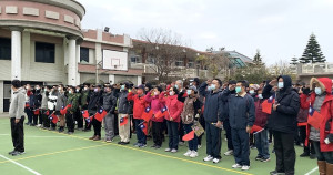 莒光鄉111年第一場活動,元旦升旗暨健行活動,鄉親大力捧場,用行動來支持活動。(圖/文:蔡夢玲)