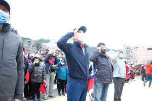 馬防部副指揮官率領馬防部官兵參與升旗典禮。(圖/文:莊媛婷)