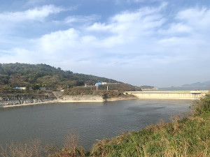 　南竿蓄水量約剩3成，仰賴海水淡化廠搭配湖庫水使用，水廠表示今年第一季供水應無大礙。（圖／文：馮紹夫）
