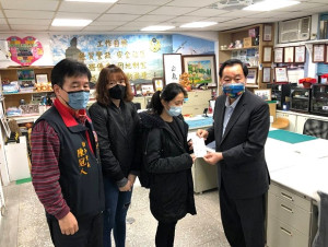 　岸巡弟兄日前傳出輕生憾事，中華民國海巡之友總會金馬澎分會榮譽顧問張永江議長致贈慰問金1萬元，並協助處理相關後續事宜。（圖：中華民國海巡之友總會金馬澎分會）