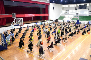 　第2劑接種滿3個月即可施打第3劑，調整後12日首場就有750人預約，提升免疫保護力。（圖／文：曹重偉）