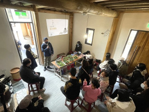 　馬祖國際藝術島採光藝術作品午茶會，15日下午在北竿后澳村舉行。（圖／文：陳鵬雄）