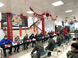 　北竿各界22日在迎賓館舉辦現場揮毫贈春聯活動。（圖／文：陳鵬雄）