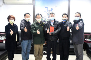 　春節在即，感謝岸、海巡弟兄辛苦付出，縣長劉增應偕同議長張永江、副縣長王忠銘等代表前往岸、海巡隊廳舍拜訪及致贈加菜金。（圖／文：曹重偉）