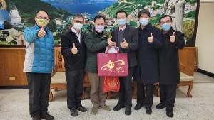 中華電信個人家庭分公司總經理蘇添財10日拜訪縣長劉增應,允諾加強馬祖通訊建設。(圖:連江縣政府)