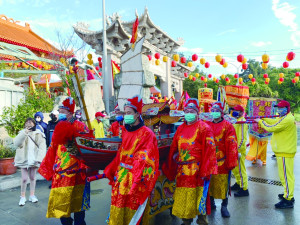 2022馬祖北竿元宵擺暝文化祭活動重頭戲,睽違14年,尚書公府再次舉辦狀元船巡安遶境活動。(圖/文:馮紹夫)