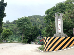 　縣府工務處年度道路改善工程，中央大道、復國路等均在整修行列。（圖／文：馮紹夫）