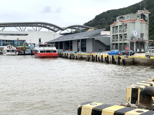 　工務處在福澳港島際售票中心對面興建F3浮動碼頭，未來可停靠500噸級船舶。（圖／文：馮紹夫）