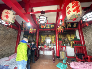 　正月二十九日龍角峰祈夢活動登場，各方信眾前往仙廟祈求神明賜夢。（圖／文：陳鵬雄）