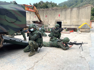 CM21甲車實施機動至指定戰術位置實施演練。(圖/文:何蕙圳)