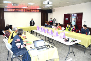 　福建更生保護會與毒防中心共同辦理認識新興毒品與危害、毒品防制相關法規教育訓練，董事長洪培根抵馬主持，感謝志工們熱情參與。（圖／文：曹重偉）