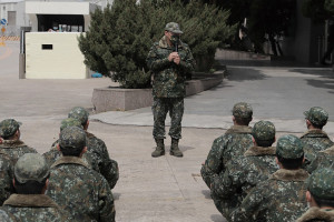 廖指揮官勉勵訓員勇於接受挑戰,保持正向的學習態度。(圖/文:郭宣綸)