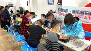 衛生福利局年度健康檢查抵達西莒,總計138位鄉親前往受檢,完成年度健康大事。(圖/文:宋幸儒)