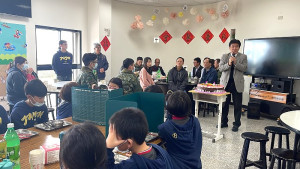 敬恆國中小54週年校慶,各界獻上祝福,安排慶祝活動,頒發模範生獎項,場面溫馨。(圖/文:宋幸儒)