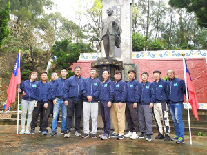 329青年節緬懷黃花崗連江十烈士,連江縣國民黨青工會、連江縣民眾服務社及連江縣卓越青工會共同發起向革命青年先烈們致敬。(圖/文:曹重偉)