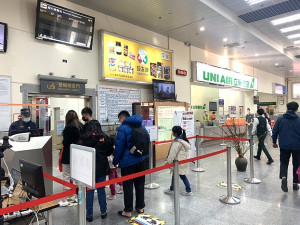 　清明連假收假，海空疏運順利，機場未見滯留，海空總計1241人返台。（圖／文：馮紹夫）