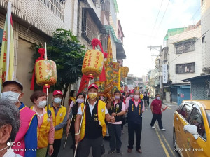 　2022桃園馬祖擺暝文化祭市長鄭文燦、立委陳雪生等到場致意暨迎神遶境，展現馬祖人敬天謝神習俗。（圖：曹典建提供）