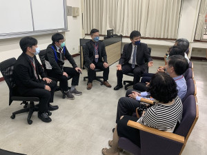 教育處長陳冠人至國教院探訪本縣薦派儲訓候用校長,傳達勉勵與祝福。(圖:教育處)