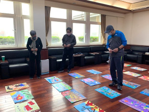 中華民國第53屆世界兒童畫展國內作品比賽連江縣縣內複賽,教育處聘請評選委員推選87件作品參加5月上旬全國決選。(圖:教育處)